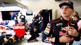 Max Verstappen Tak Ingin Terburu-buru ke Tim Besar