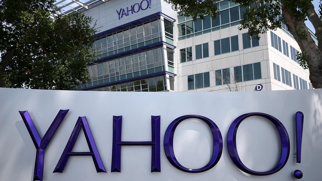 Microsoft dilaporkan sedang dalam pembicaraan dengan perusahaan ekuitas untuk mempertimbangkan memberi penawaran kepada Yahoo dengan "dana yang signifikan."
