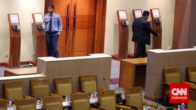 Kisruh dualisme kepemimpinan di Dewan Perwakilan Rakyat sampai sejauh ini masih belum menunjukkan perkembangan ke arah penyelesaian.