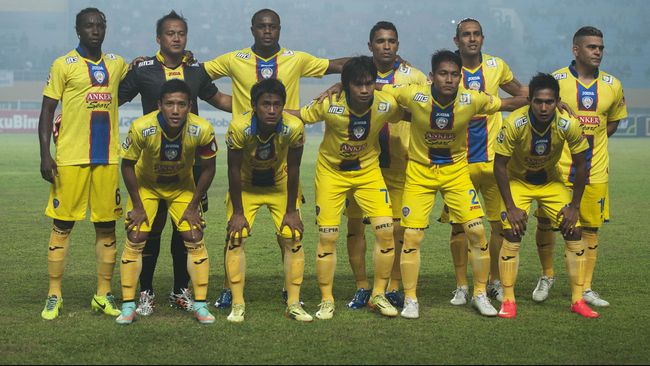 Mengenang Achmad Kurniawan, Kiper Arema yang Bersahaja Achmad Kurniawan mengembuskan napas terakhir pada Selasa (10/1) sore di Rumah Sakit Syaiful Anwar Malang setelah dirawat sejak 29 Desember 2016.