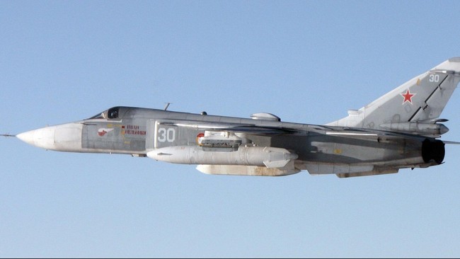 Militer Turki menembak jatuh pesawat perang buatan Rusia, SU-24, yang terbang di dekat perbatasan Suriah karena dianggap melanggar jalur udara.