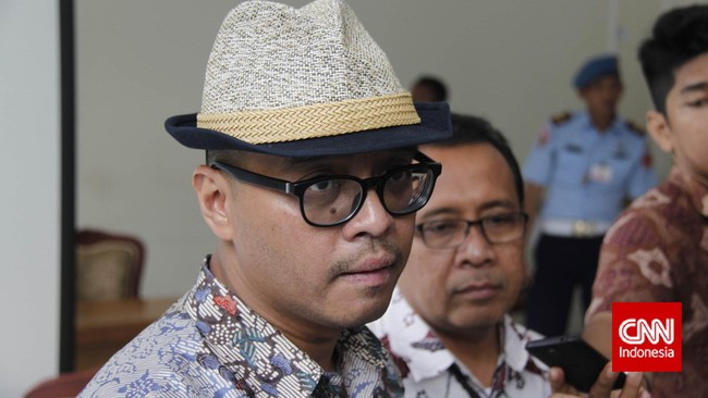 Gubernur Lemhannas Andi Widjajanto ikut dalam rapat tim pemenangan Ganjar Pranowo di Jakarta pada hari ini, Rabu (4/10).