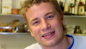 Jamie Oliver Perjuangkan Nasib Sayur dan Buah Cacat