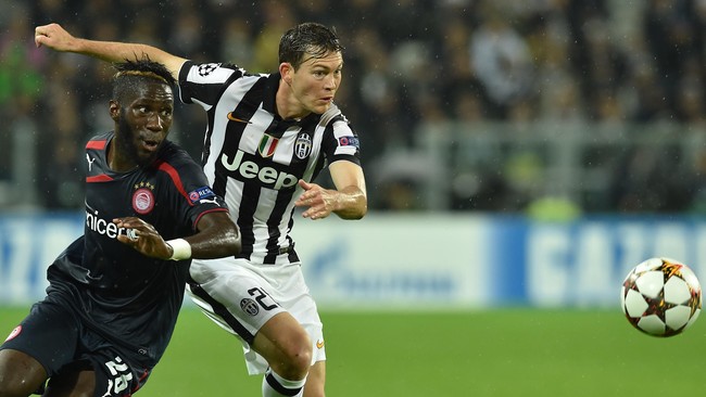 Sempat tertinggal 1-2 terlebih dahulu, Juventus mencetak dua gol dalam jarak waktu satu menit dan memang 3-2 atas Olympiakos pada ajang Liga Champions.