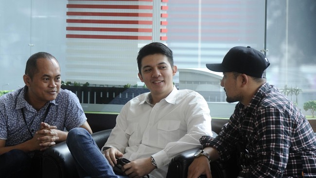 Aktor yang namanya melambung lewat film Heart itu tak memenuhi panggilan KPK tanpa keterangan.
