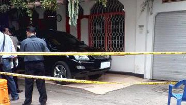 Tetangga Amien Rais mengaku tak mendengar suara tembakan pada malam insiden penembakan mobil Amien di Condongcatur, Yogyakarta.