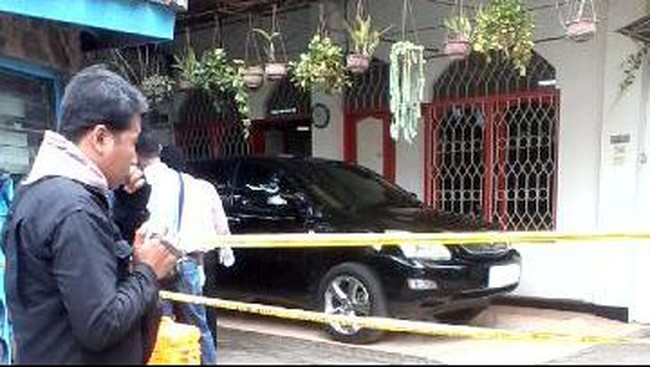 Menteri Hukum dan Hak Asasi Manusia Yasonna Laoly mengatakan teror di rumah Amien Rais tak berhubungan dengan suasana politik yang memanas di parlemen.