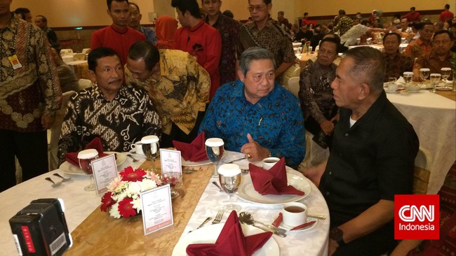 DPP Partai Demokrat sejauh ini belum mengetahui ihwal rencana pertemuan antara Agung Laksono dengan Ketua Umum Partai Demokrat Susilo Bambang Yuhdoyono.