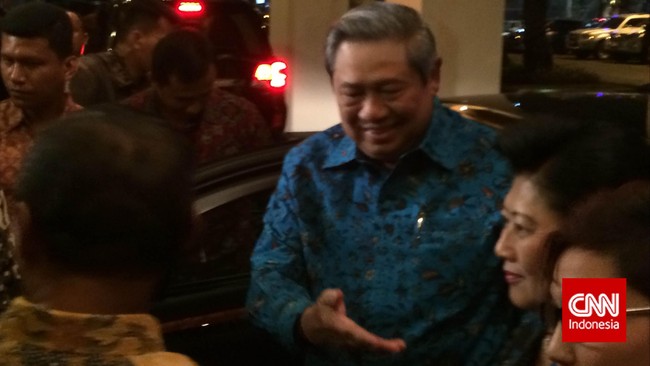 Materi kuliah umum yang disampaikan SBY banyak mengandung cerita-cerita dirinya saat masih aktif sebagai militer dan presiden.