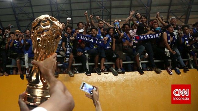 Medali adalah hal yang sangat berharga bagi insan olahraga karena tak&nbsp;mudah didapat. Atas dasar itu medali Persib juara&nbsp;LSI 2014 pun jadi mas kawin.