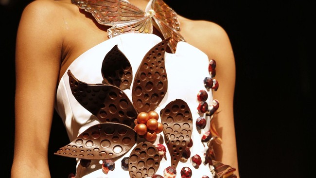 Ketika Cokelat Disulap Jadi Gaun Cantik