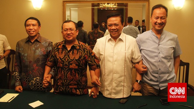Munas akan sangat berpengaruh di koalisi mana Golkar akan berlabuh. Ketua Umum terpilih harus melaksanakan keputusan munas.