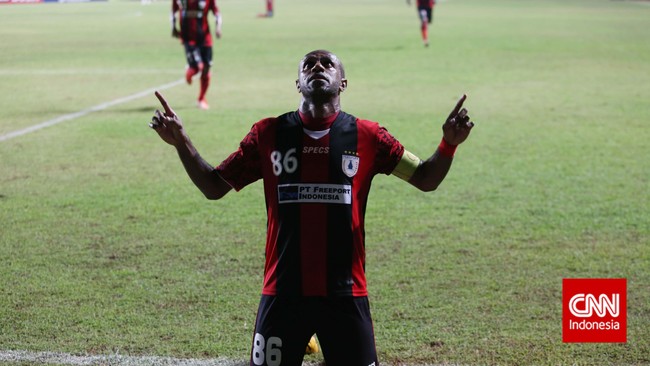 Persipura Jayapura resmi melepas Boaz Solossa karena alasan indisipliner pada Senin (5/7) malam, jelang digelarnya Liga 1 2021.