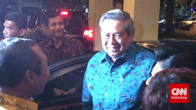 Ruhut Sitompul menyerukan agar seluruh kader Partai Demokrat satu suara untuk mendapuk SBY sebagai ketua umum karena dianggap paling berjasa bagi partai.