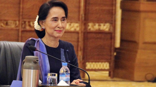 Barack Obama dijadwalkan akan bertemu dengan Aung San Suu Kyi hari ini di Myanmar. Ini merupakan bagian dari agenda Obama seteah menghadiri KTT Asia Timur.