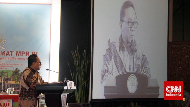Menurut pria yang akrab disapa JK ini, meskipun Indonesia terdiri dari banyak suku dan agama, tetapi rakyatnya dapat hidup tenang.