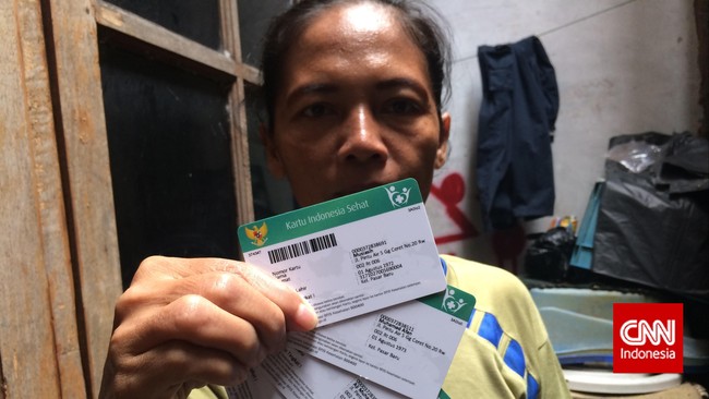 Dana bantuan sosial diambil langsung di Kantor Pos yang ada di seluruh Indonesia. Pemerintah menyediakan Kartu Perlindungan Sosial untuk mencairkan dana itu.