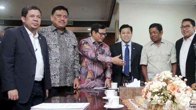 Dikhawatirkan ke depannya UU dapat dengan mudahnya diubah karena kesepakatan bersama dengan pimpinan DPR dalam menanggapi suatu preseden.