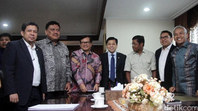 &ldquo;Kalau merevisinya sebelum penerimaan boleh. Silakan saja. Tapi kalau menerima dulu, ya salah,&rdquo; kata Ketua Fraksi NasDem, Victor Laiskodat.