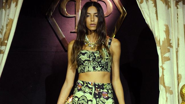 Lea T, dikenal sebagai model transgender kelas atas pertama di dunia fesyen internasional yang ditemukan oleh Direktur Artistik Givenchy Riccardo Tisci.