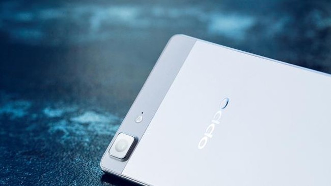 Dengan ketebalan hanya 4.85 mm, R5 menjadi bukti keberhasilan OPPO menciptakan smartphone tertipis di dunia.