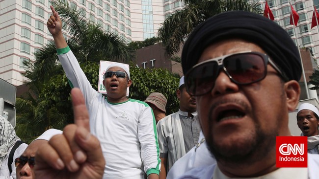 Sempat mengaku&nbsp;tak&nbsp;rasis meski menolak Ahok sebagai Gubernur Jakarta, FPI&nbsp;kini justru berbalik menyebut Ahok sebagai sosok rasis.