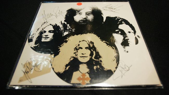 Gitaris Led Zeppelin, Jimmy Page, mengungkapkan alasan mengapa ia dan koleganya tak menamai album kelima mereka Led Zeppelin V (1973).
