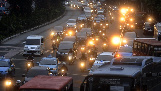 Pemerintah Provinsi DKI Jakarta bakal menerapkan uji coba pembatasan sepeda motor dua pekan lagi di jalur utama Jakarta Pusat, Thamrin dan Medan Merdeka Barat.