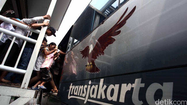 Kejaksaan Agung menggeledah empat lokasi yang disinyalir terdapat beberapa bukti yang bisa memperkuat penyidikan kasus cuci duit Udar Pristono.