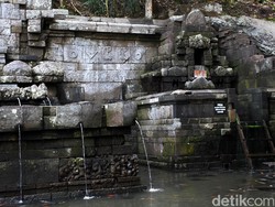 Menapak Jejak Air Tak Pernah Surut di Candi Jolotundo Mojokerto