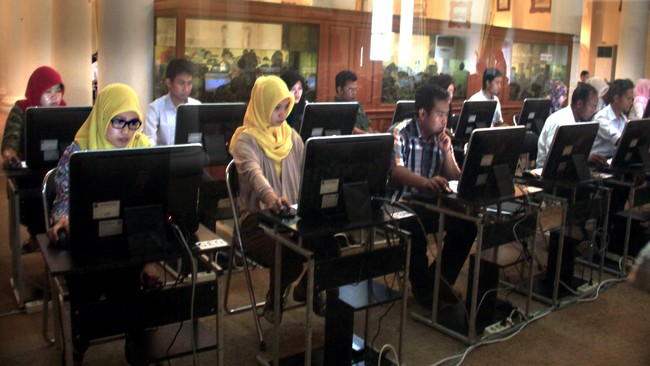 Lewat tengah malam, laman seleksi Calon Pegawai Negeri Sipil (CPNS) di situs resmi Kementerian Hukum dan HAM masih tak bisa diakses.