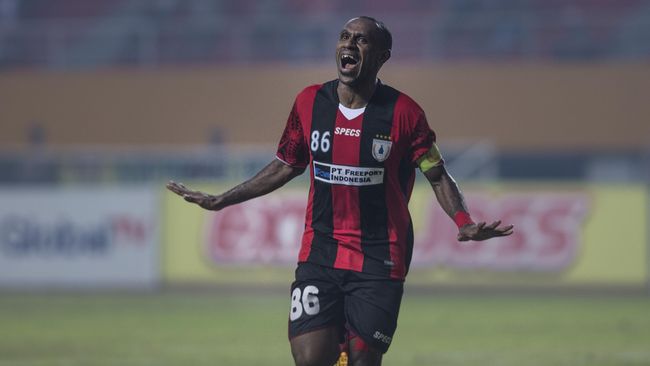 Boaz Tanpa Persipura: Bersinar atau Melempem di Borneo FC? - Vimarsana News