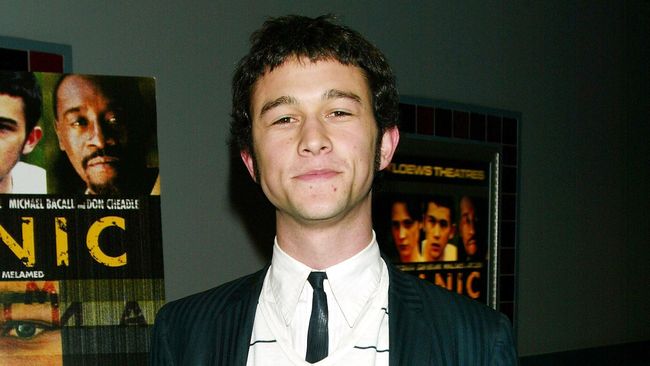 Joseph Gordon-Levitt dikonfirmasi siap memerankan Edward Snowden di film terbaru yang disutradarai oleh Oliver Stone.