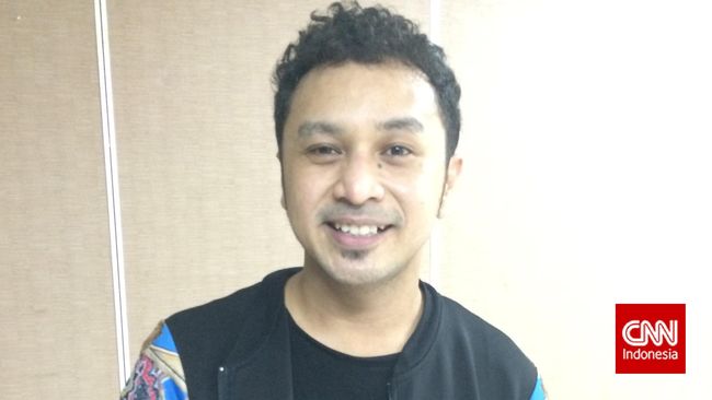 Meski tak bisa libur tahun baru, namun Giring dan teman-teman satu bandnya tak merasa sedih. Pasalnya keluarganya tak mempermasalahkan waktu liburnya.