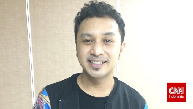Plt Ketua Umum PSI yang juga eks vokalis Niji Giring Ganesha menyebut minatnya maju capres karena 2024 adalah tahunnya anak muda.