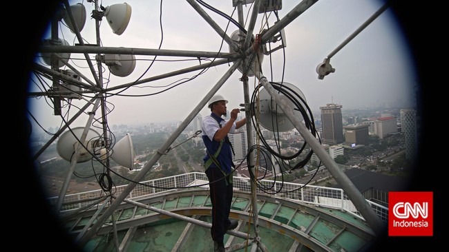 Menkominfo Rudiantara berancang-ancang membuka lelang dua blok kanal yang tersisa di frekuensi 2.1 GHz.