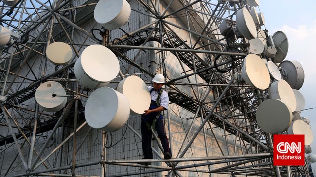 Indosat telah mematikan layanan StarOne yang berbasis CDMA di Indonesia, kecuali Jawa Tengah karena tercatat masih ada pelanggan cukup banyak.