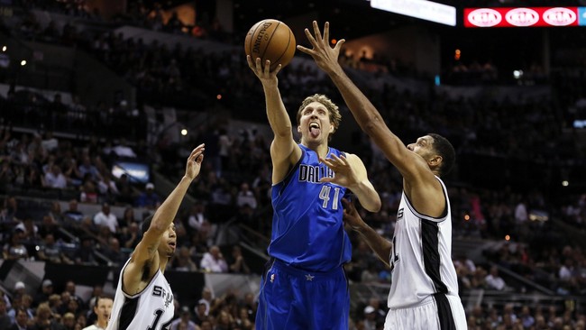Mengantongi poin sebanyak 27 ribu, kini Nowitzki menempel ketat perolehan rekor Shaquille O'Neal.