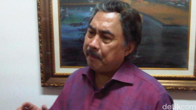 Di tengah riuh kontroversi penghapusan hukuman mati, dari palu Hakim Agung&nbsp;Gayus Lumbuun, sembilan orang dijatuhi&nbsp;hukuman mati. Ia jalan terus.