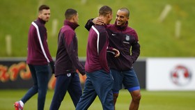 Walcott Incar Posisi Rooney di Timnas Inggris