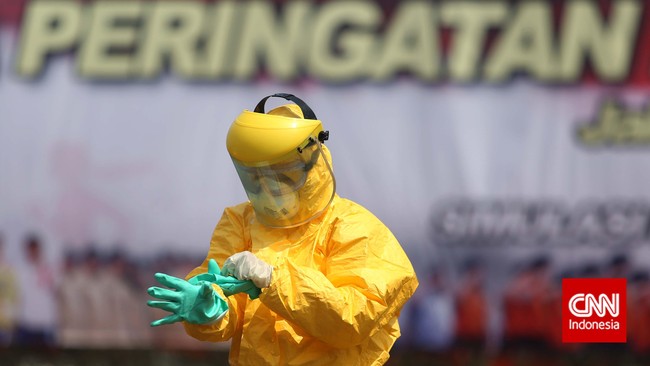 Bukan hanya manusia, robot juga kini dilibatkan untuk ikut membantu penanggulangan bencana Ebola yang marak tersebar.