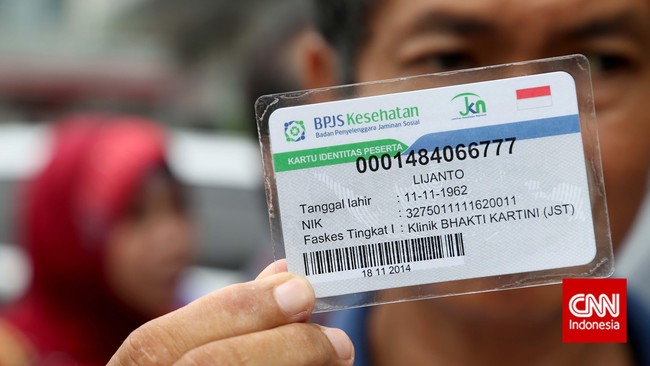 Dikritik banyak pihak soal aturan baru, BPJS Kesehatan menyebut itu dilakukan demi menghindari 'kapal tenggelam' akibat defisit dana yang besar.