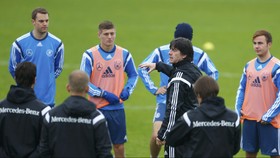 Loew Coret Pemain karena Selai Cokelat