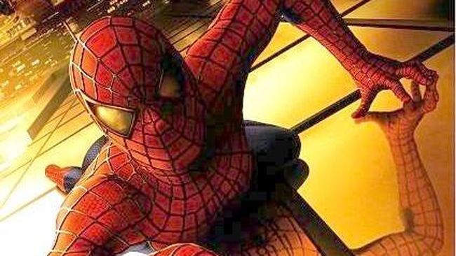 Sam Raimi Bahagia Lihat Tobey Cs di Spider-Man No Way Home