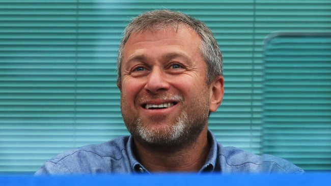 Setelah tertidur sepanjang bursa transfer, Chelsea kini bersiap-siap untuk memanaskan bursa transfer dengan merekrut tiga pemain.