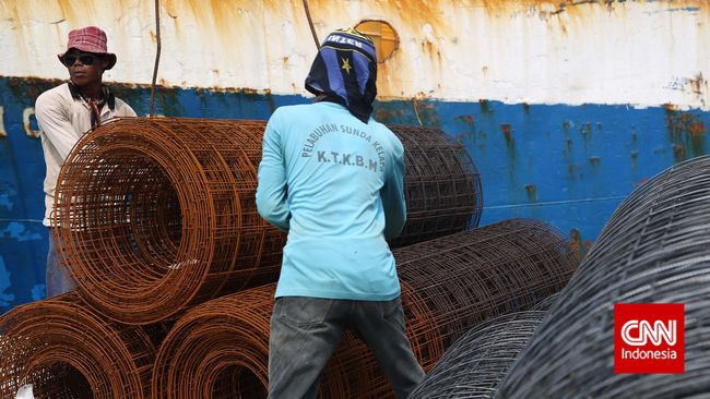 Jokowi Proyeksi Ekspor Besi dan Baja Naik Jadi US$30 M Tahun Ini Presiden Joko Widodo (Jokowi) memprediksi ekspor besi baja naik menjadi US$28 miliar sampai US$30 miliar tahun ini.