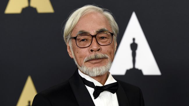 Usai menerima penghargaan kehormatan, Governors Awards, animator legendaris Hayao Miyazaki (73) malah memutuskan pensiun. Kali ini, ia serius.