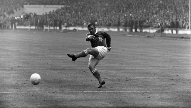 Nama legenda sepak bola Hungaria, Ferenc Puskas, diabadikan menjadi penghargaan bagi para penyerang yang mencetak gol terbaik setiap musim.