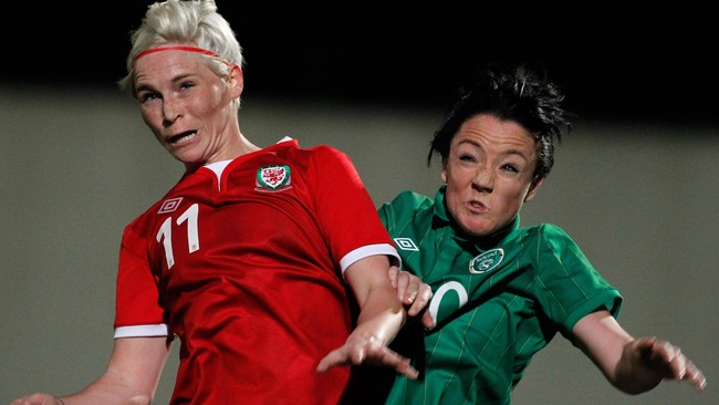 Tendangan memukau Stephanie Roche mendobrak dunia olahraga yang didominasi pria, sepak bola, lewat gol indah yang masuk nominasi Puskas Award.