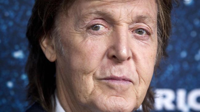 Mantan vokalis The Beatles Paul McCartney memerankan tokoh bajak laut kerabat Jack Sparrow di film Pirates of the Caribbean: Dead Men Tell No Tales.